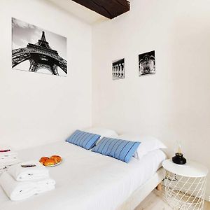 Studio met een King Size Bed